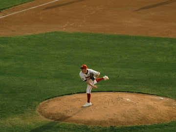 Dugout Dish: In the Clubhouse with EMD | MLB Scouting Dead Period