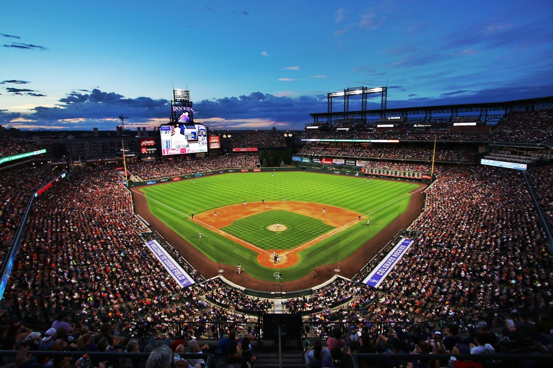 Dugout Dish: In the Clubhouse with EMD | College Baseball - Get Eyes On